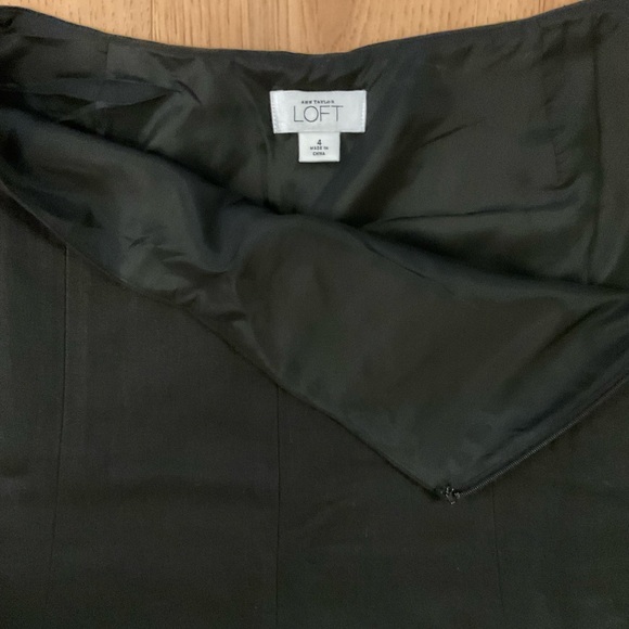 Ann Taylor Loft Black A-Line Skirt, Size 4 - Picture 3 of 6